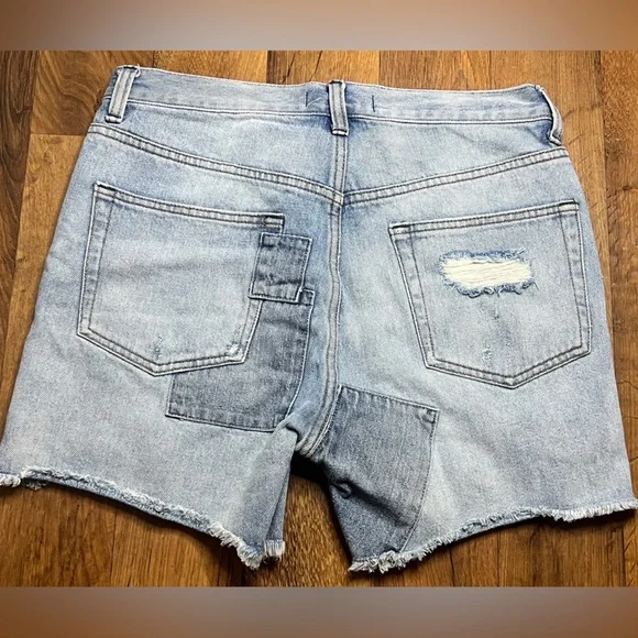 We the Free patch jean short with raw hem button fly size 25 - Picture 2 of 8